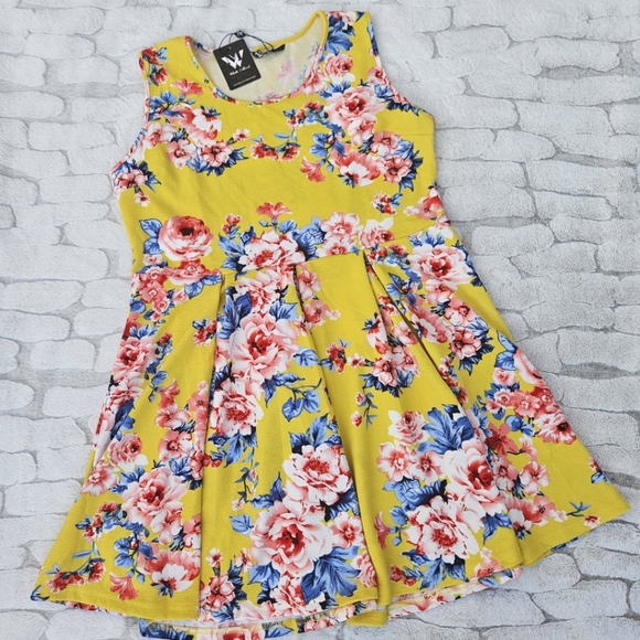 White Mark Dresses & Skirts - NWT White Mark Womens 2xl Yellow Sleeveless Fit and Flare Floral Dress